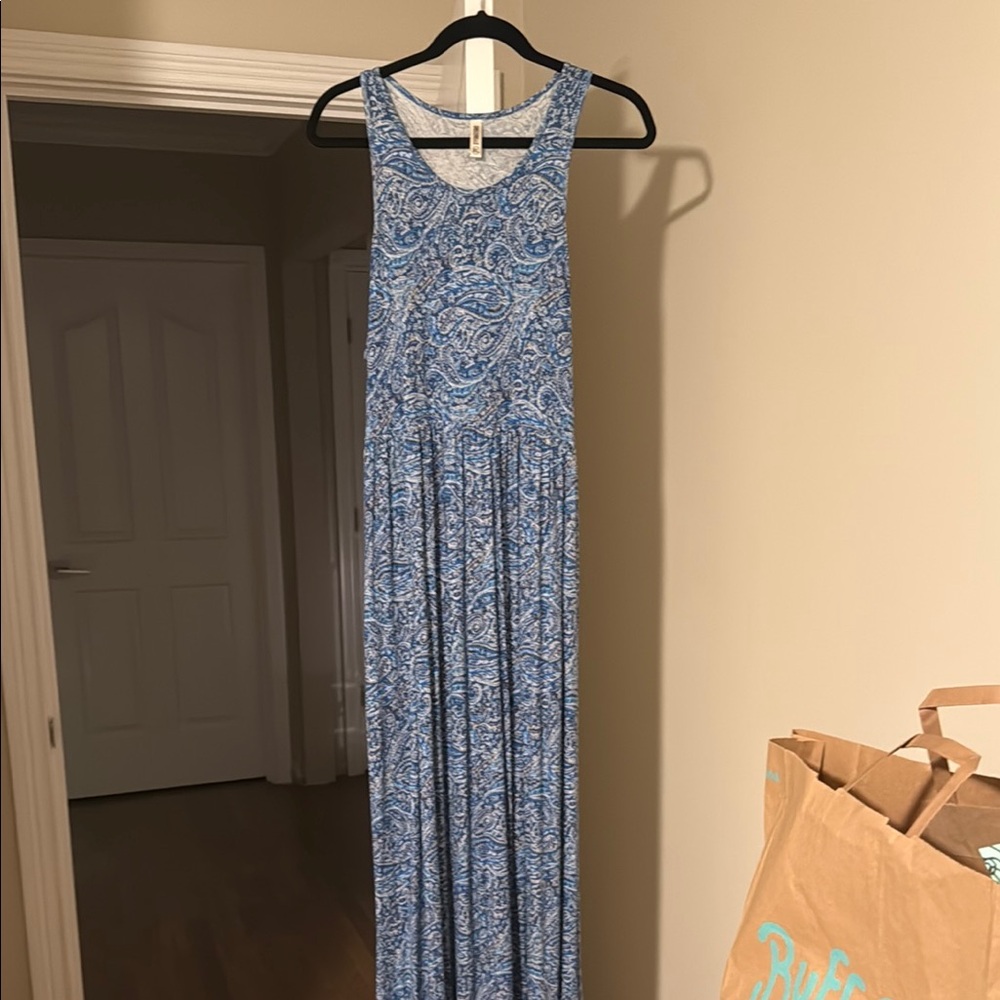 Chic Blue Paisley Maxi Dress